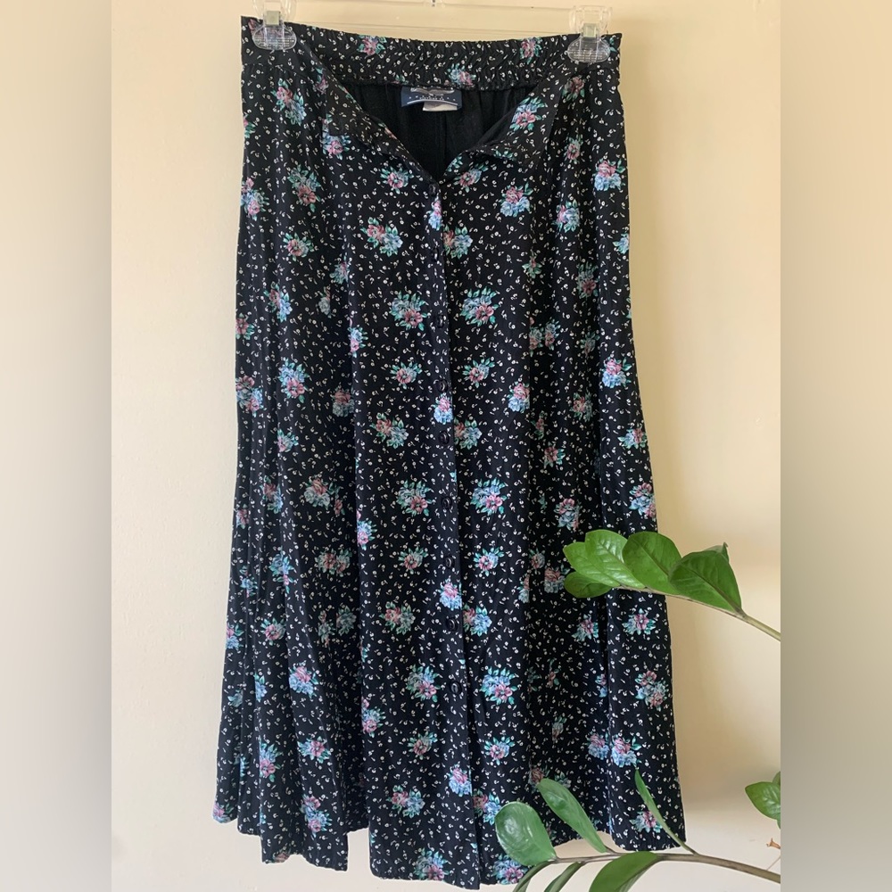 Vintage floral skirt size Large